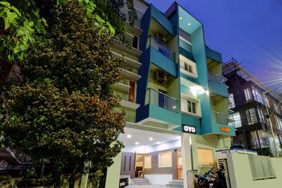 Super Townhouse Majestic Inn