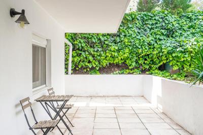 Dousma Apartment
