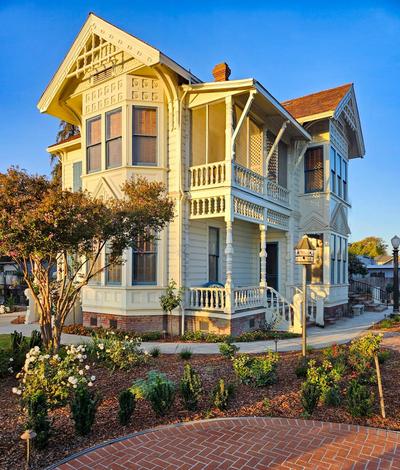 The JD Hyde Historic Inn