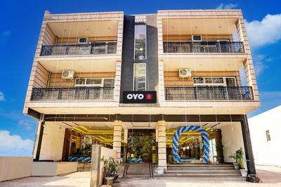 Hotel O Golden Petals & Party Hall