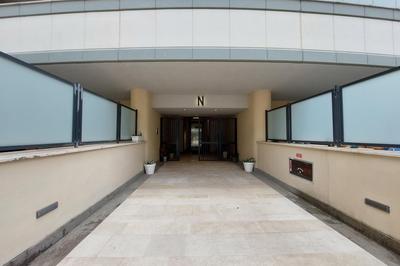 Akis Flat by DomusDimore
