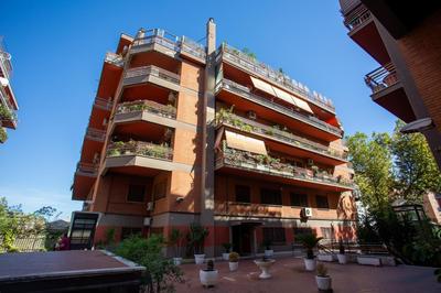 Stanza Comoda e Silenziosa con Bagno Privato e Area Lavoro e Relax