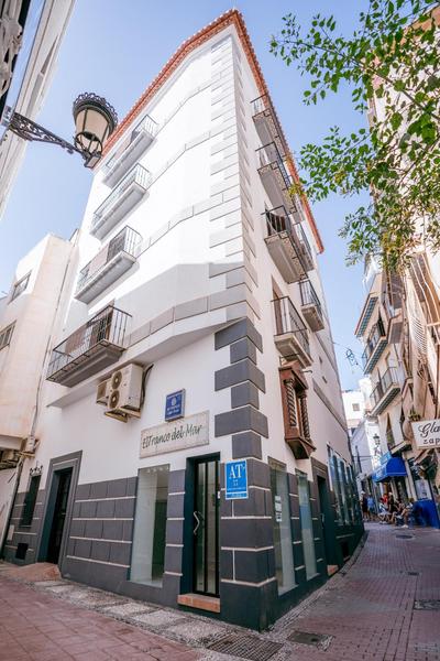 Apartamentos El Tranco del Mar