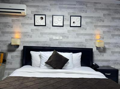 New land Luxury Hotels