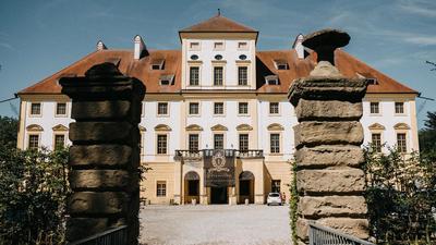 Elegant Castle Escape Near Austria Top Thermes