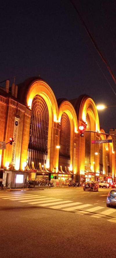 DIVINE APARTMENT--sobre Avenida Corrientes, a 15 min del Movistar Arena, y a 200 metros del Konex