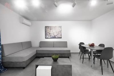 Consul, Nilie Hospitality MGMT