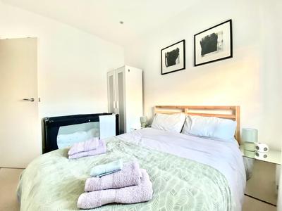Shepherds Bush flat