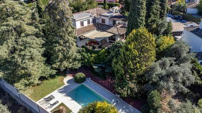 RentitSpain - Villa de Lujo Monzones - Piscina y Jacuzzi en Albolote
