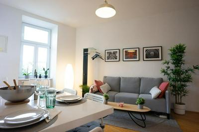 Modern 3 Bedroom Apartment in City Center