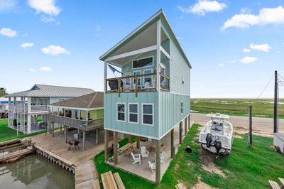 New 2024 River House Waterfront Lighted Fish Pier