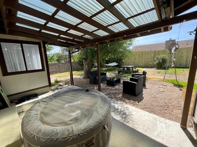 Super Comfy Home with Hot Tub!