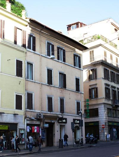 Spanish Steps Stylish Apartment