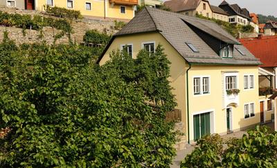 Winzerhof & Gästehaus Bernhard