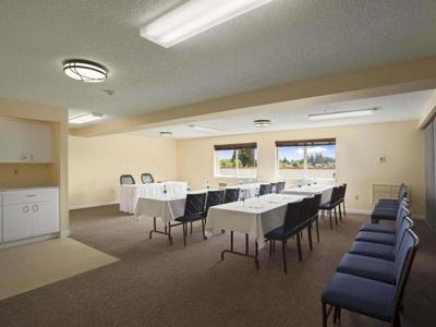 Days Inn by Wyndham Lacey Olympia Area