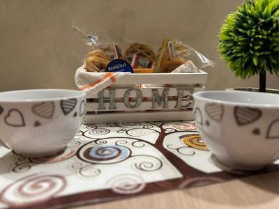 Dele Home