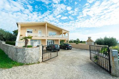 Apartment Holiday House Diana