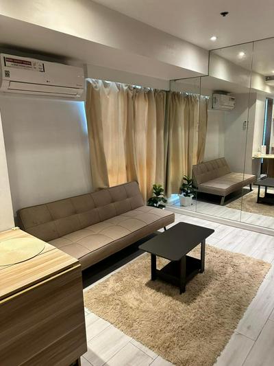 Cozi Modern Loft Suite near high street BGC wifi pool