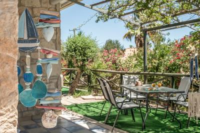 Botonis Houses - Modern Villas, Timeless Beauty