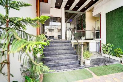 Townhouse Ram Katora Near Vishwanath Temple formerly SV Grand