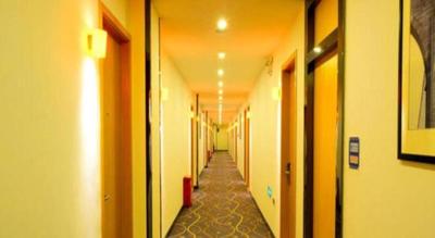 7 Days Premium Shihezi Youxie Plaza Jun Ken Museum