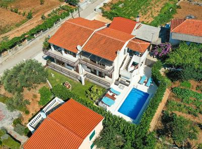 Relaxing Holiday Home with Pool, Fitness Area, and Entertainment Facilities