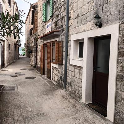 Cozy Studio Apartments with Terrace Near Kaštela Promenade