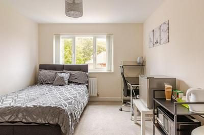 Large Double Room & Private EnSuite Bathroom, Badbury Park, Swindon, Near Great Western Hospital