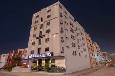 Townhouse OAK BHOOJA HOTELS