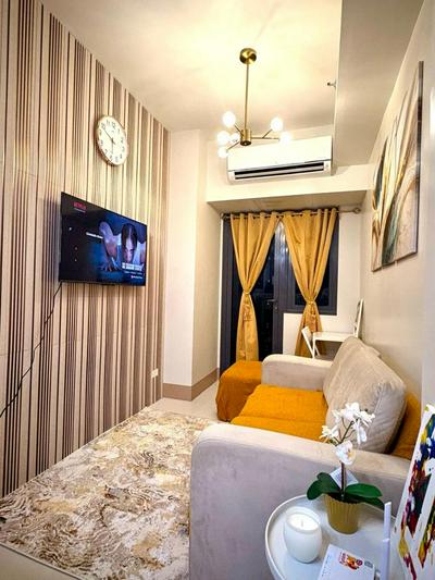 MOA Staycation Haven Cozy 1BR Retreat with Balcony at Shore 3