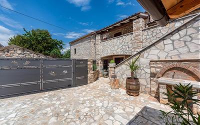 Villa Casa di Roccia for 8 people near Pula - pet friendly with heated pool & jacuzzi