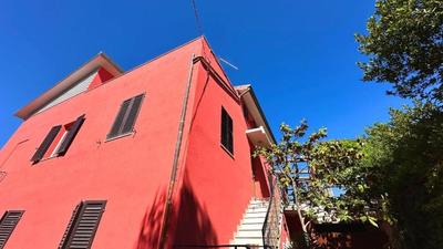 Ampio quadrilocale nel cuore di Numana - N279
