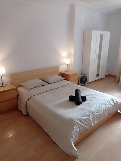 Sunny Central Double Bed Room Metro L5 - L1
