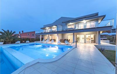 Amazing Apartment In Banjole With House Sea View