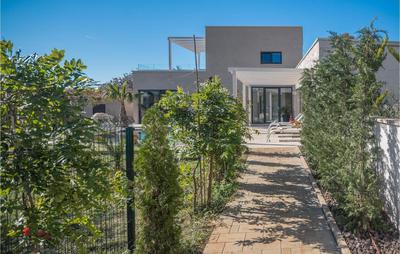 Lovely Home In Kastelir