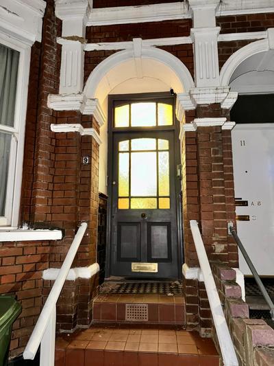 Modern En-Suite Rooms by Finsbury Park Station 8 mins to King's Cross by Tube