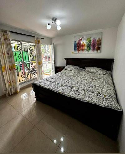 Habitación con cama King y baño privado