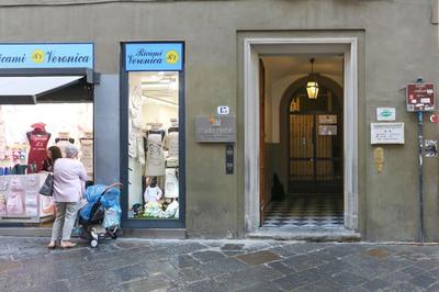 Small Studio, Donatello, next to the Duomo of Florence