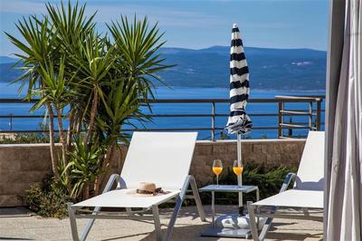 Villa Red with pool and sea view