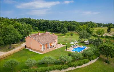 Two-Bedroom Holiday Home In Tinjan