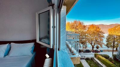 Lake view apartment