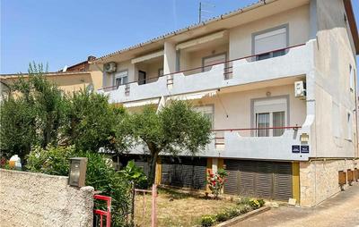 Nice Apartment In Medulin With Kitchen