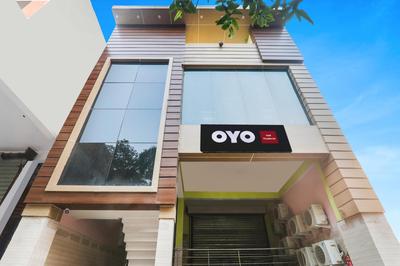 SPOT ON V K palace inn