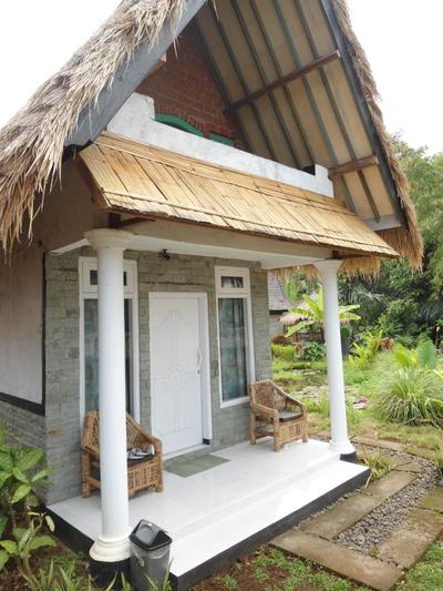 Bulan Bungalows and Cafe