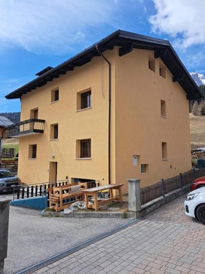 Casa gialla sulle Dolomiti a Padola