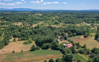 Gorgeous Home In Pazin With Kitchen