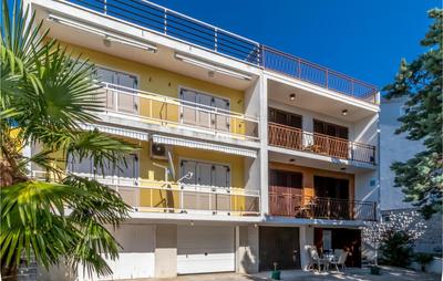 2 Bedroom Stunning Apartment In Selce