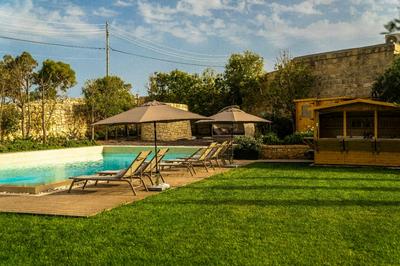 Sunset Haven at Ferdinand's Grove Farmhouse with Private Pool