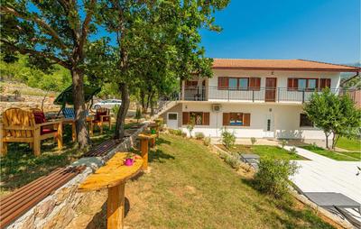 Beautiful Home In Muskovci With Wifi