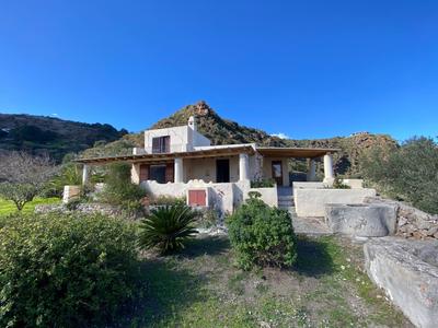 Casa Bacco, Capistello